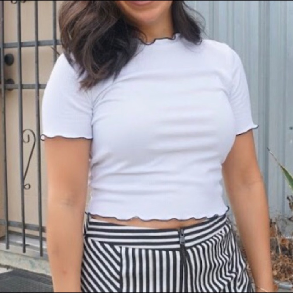 Zara crop top with textured black trimming